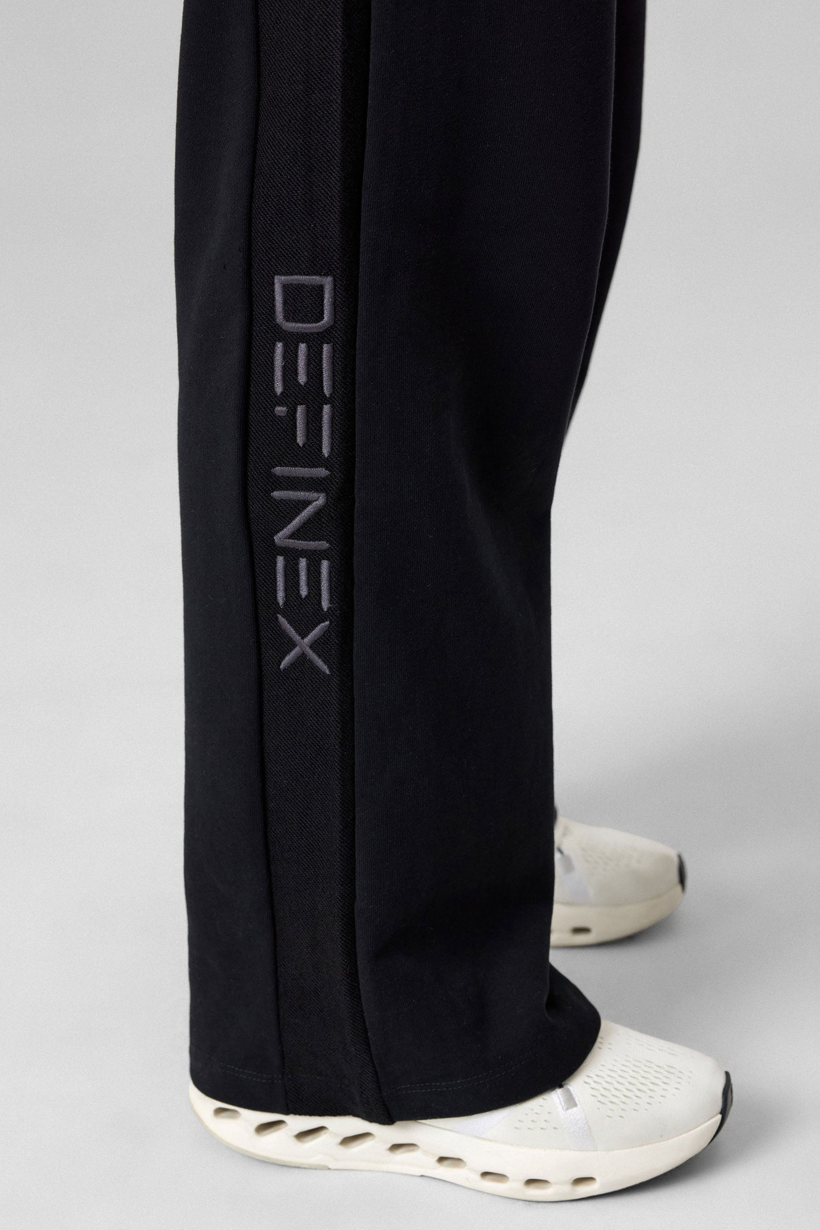 Definex Kadın Oversize Pamuklu Bol Paça Eşofman — Siyah, detay
