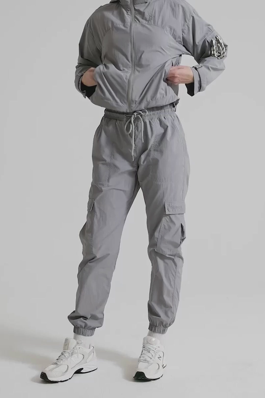 Definex Paraşüt Kumaş Jogger — Gri, Video 1